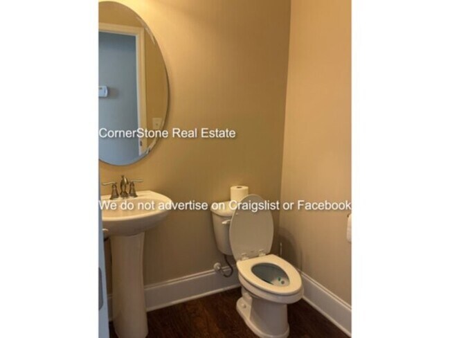 Building Photo - 547 Micahs Way N