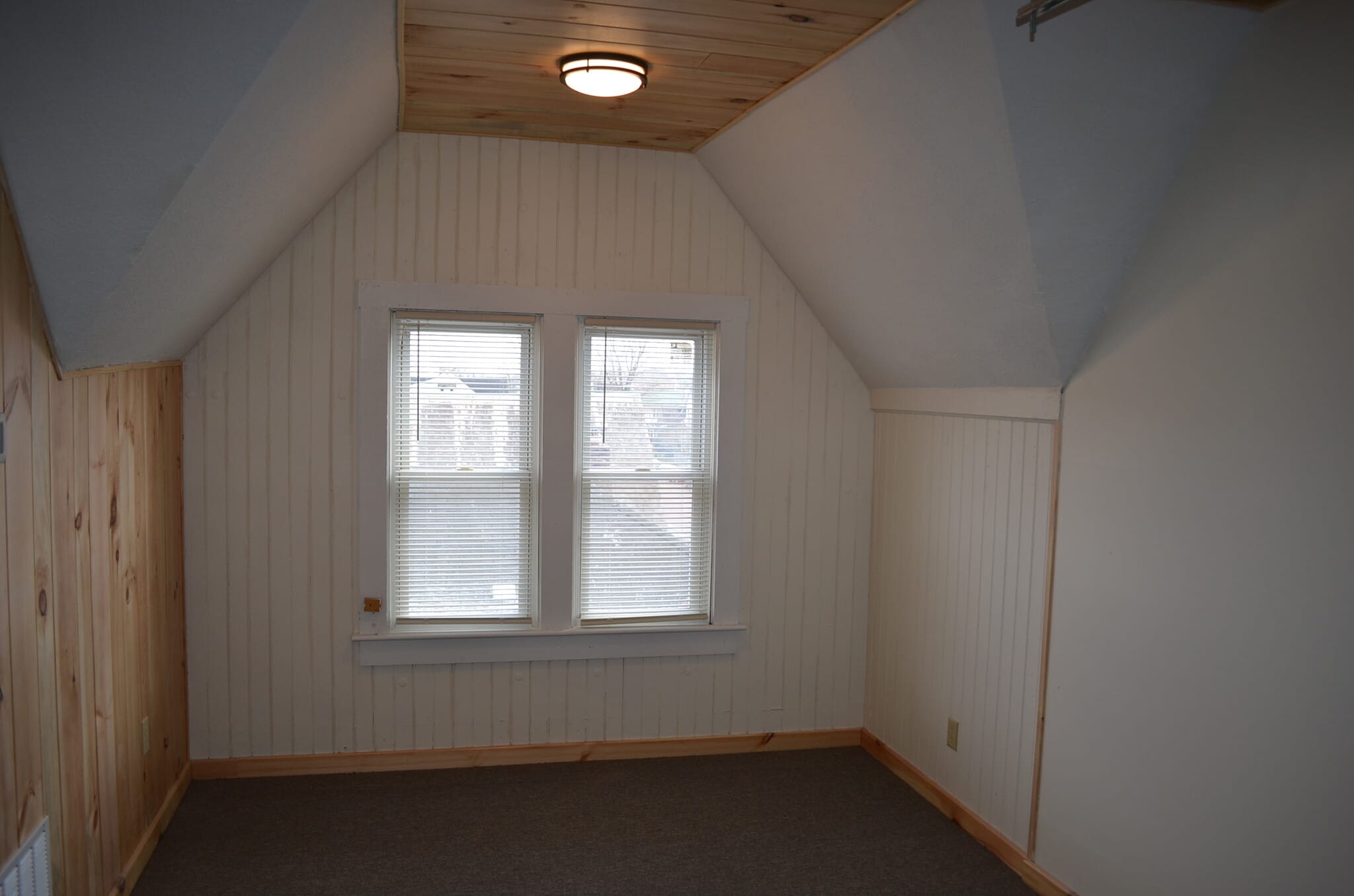 Building Photo - 444 Chestnut St