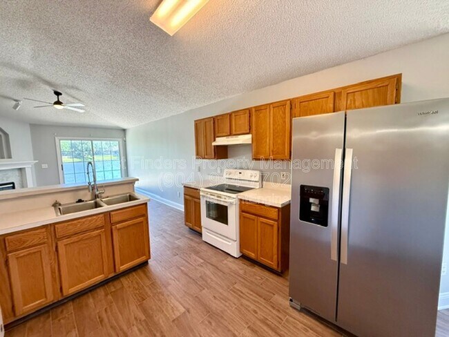 Building Photo - 3139 Mountain Ash Rd E