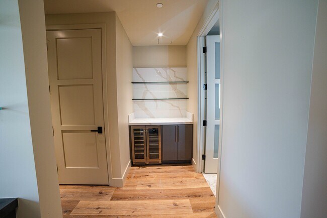 Building Photo - Rhine House Lofts