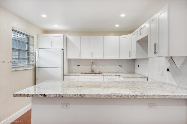 Building Photo - 5100 W Flagler St