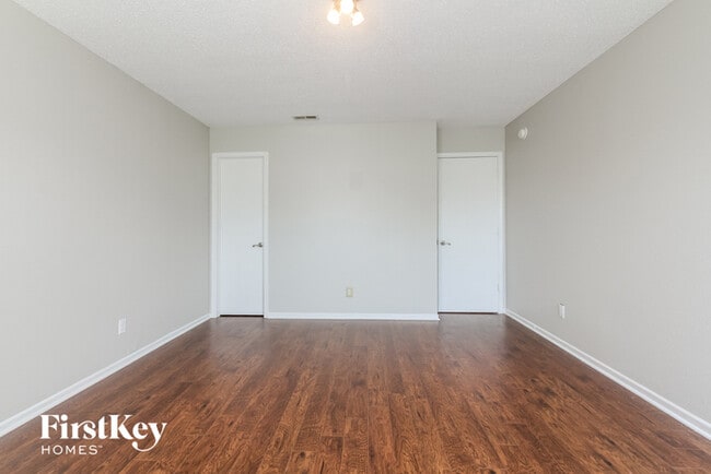Building Photo - 15499 Border Dr