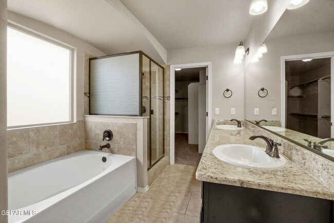 Building Photo - 3836 Loma Cristobal