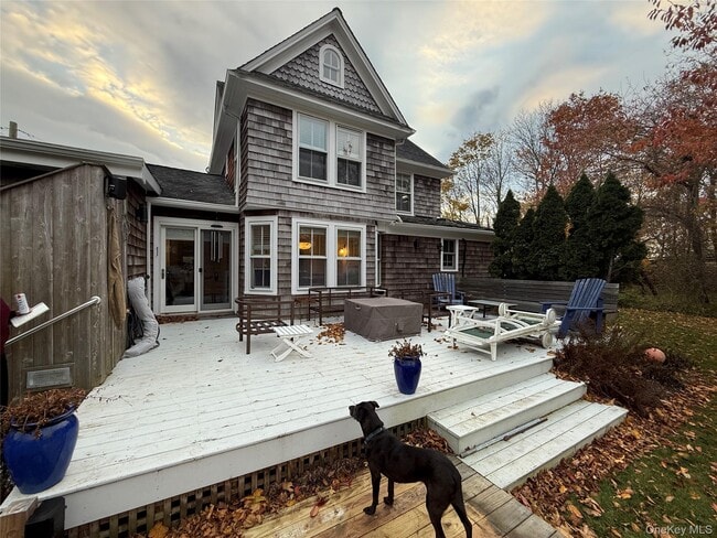 Building Photo - 10 River Ave