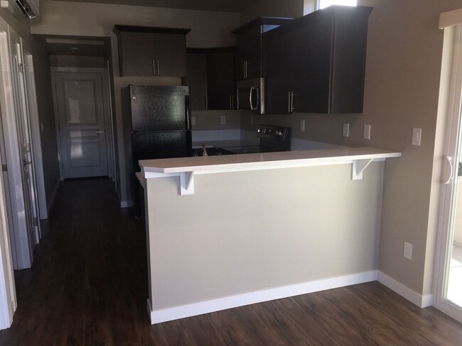 Building Photo - Cozy 2BR Home with A/C & Garage – Animal Friendly in Bend, OR