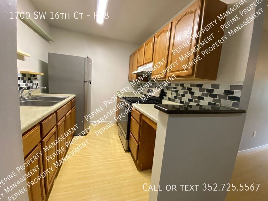 Building Photo - 1700 SW 16th Ct