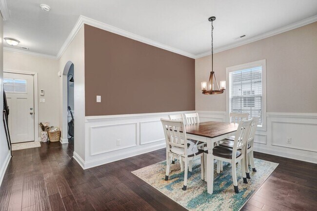 Building Photo - STUNNING & SPACIOUS 4 BR | 2.5 BA 2-Story *Pikeville School District*