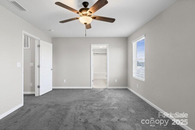 Building Photo - 134 Clove Hitch Dr