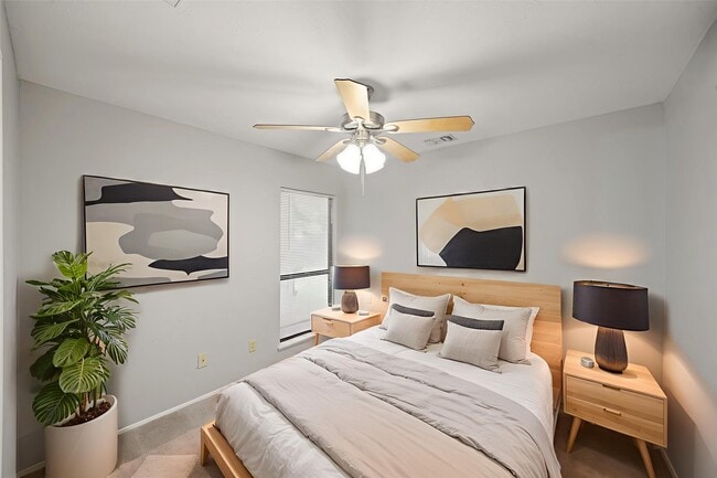 Building Photo - 6811 Tara Blue Ridge Dr