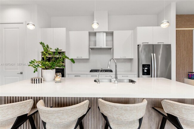 Building Photo - 4301 NW 81st Ct