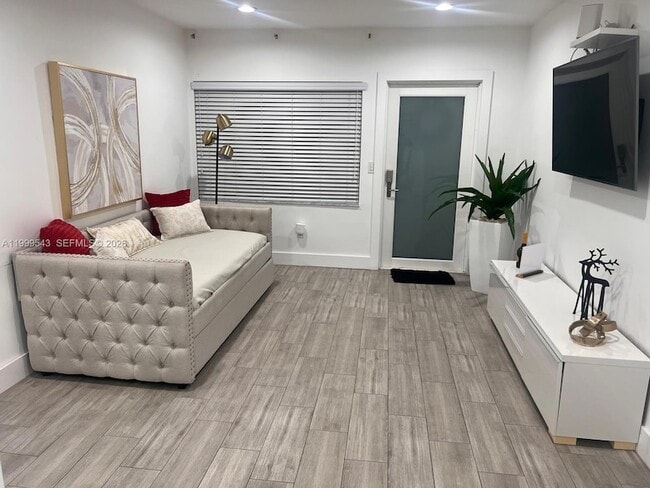 Building Photo - 3675 SW 26th St