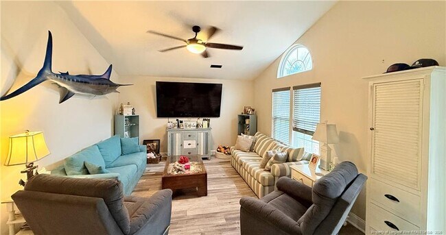 Building Photo - 5406 Ulloa Pl