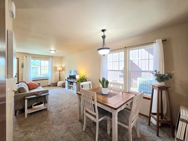 Building Photo - Two Bedroom Townhome in The Cottages at Saddlerock Neighborhood!