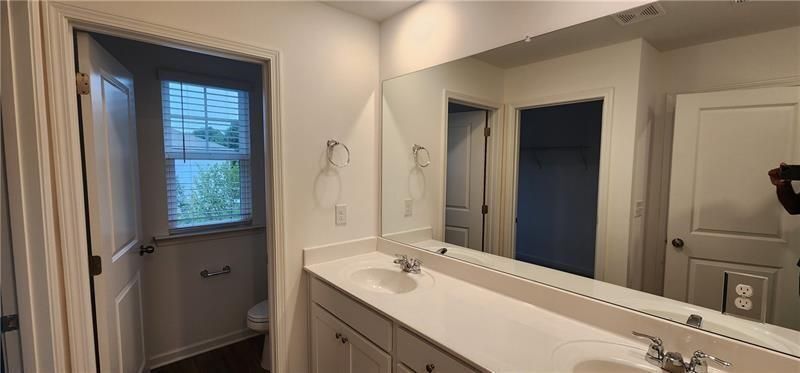 Building Photo - 3600 Cattle Field X-ing