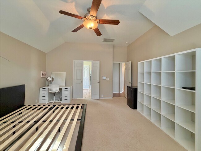 Building Photo - 5511 Baldwin Elm St