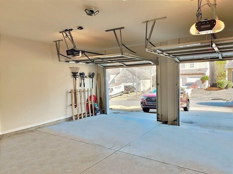 Building Photo - 235 Brookhaven Ct