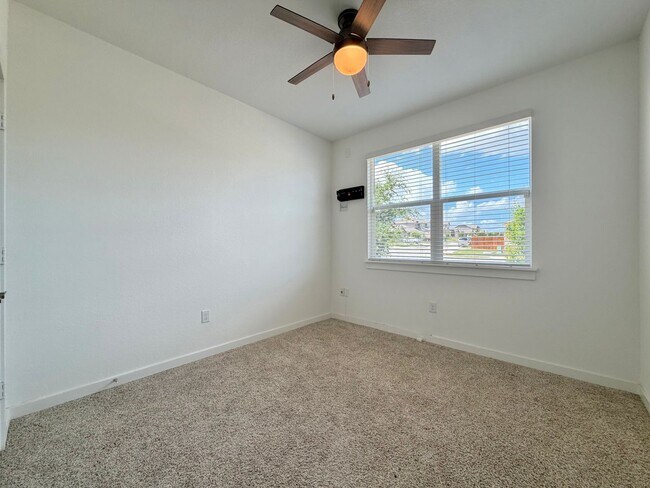 Building Photo - 2901 Louris Ln