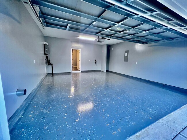 Building Photo - Prestigious 4 Bedroom Home on the Crystal ...