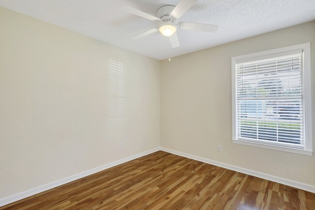 Building Photo - 110 Flat Shoal Ln