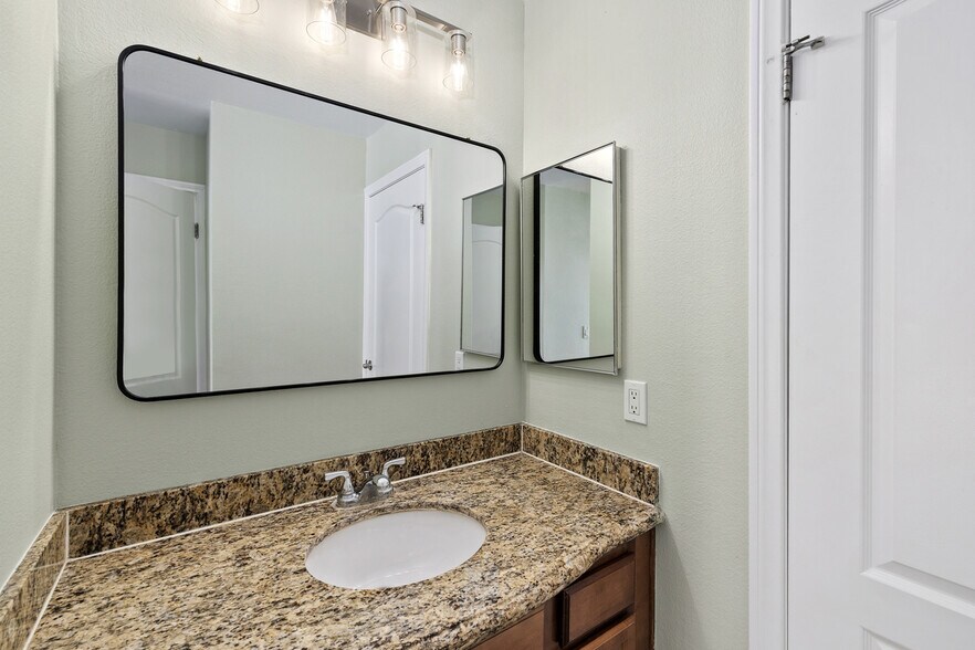 Building Photo - 7757 Margerum Ave