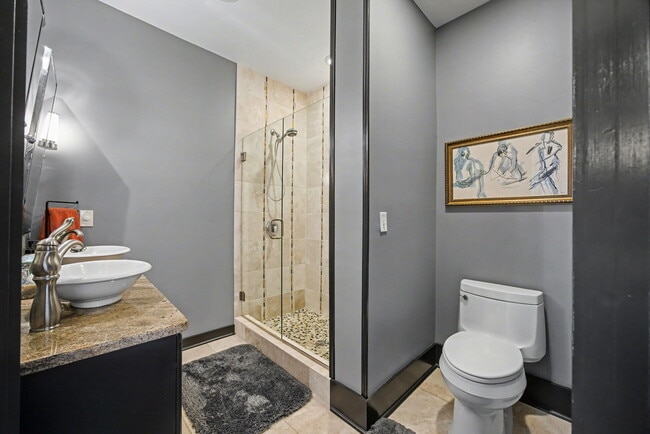 Building Photo - 261 S Limestone