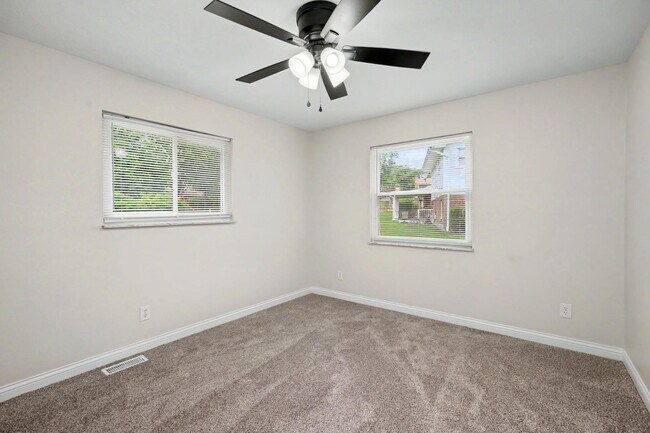 Building Photo - 2569 Richmar Dr
