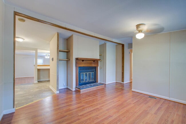 Building Photo - 756 Seaman Ln