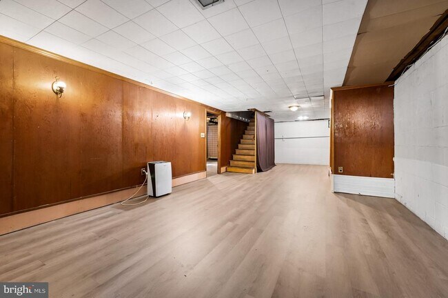 Building Photo - 16811 Ridge Rd