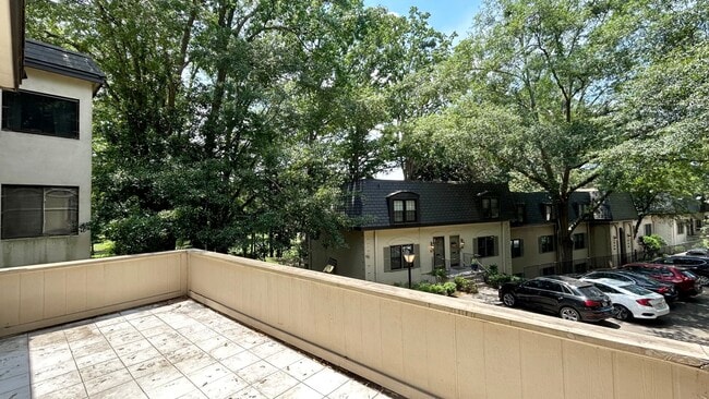 Building Photo - Rare Cross Creek 2 Bedroom-2.5 Bathroom Townhouse, Available NOW!