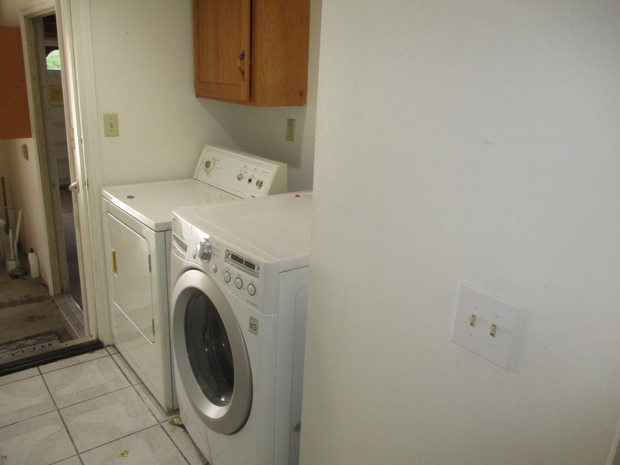 Building Photo - 3155 Crazy Horse Dr