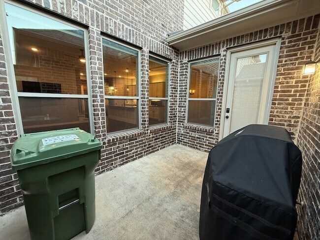 Building Photo - 4510 Meadow Hawk Dr