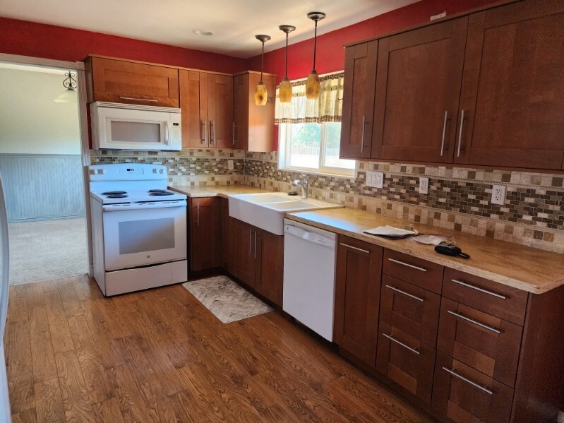 Building Photo - 5075 Manzana Dr