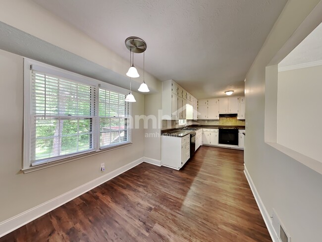 Building Photo - 5157 Parkview Ct SW