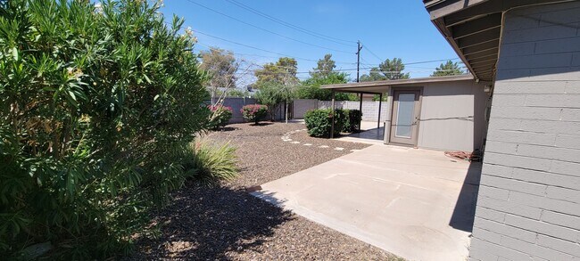 Building Photo - 4247 E Montecito Ave