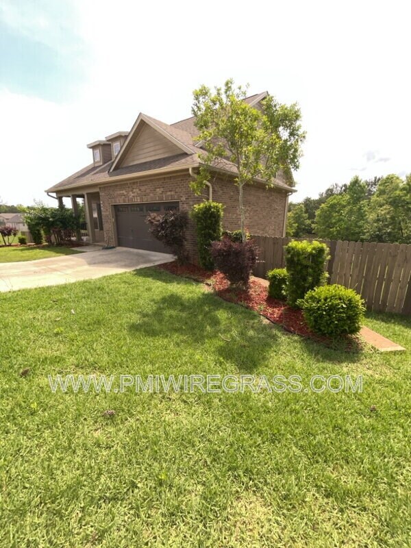 Building Photo - 102 Dawson Ln