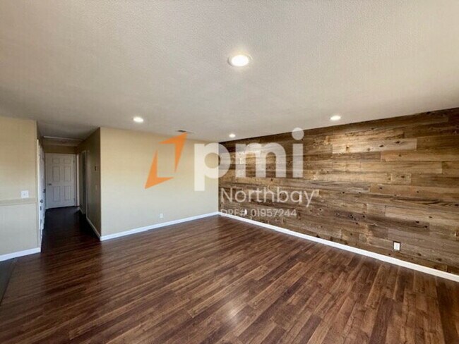 Building Photo - 511 Del Oro Ct