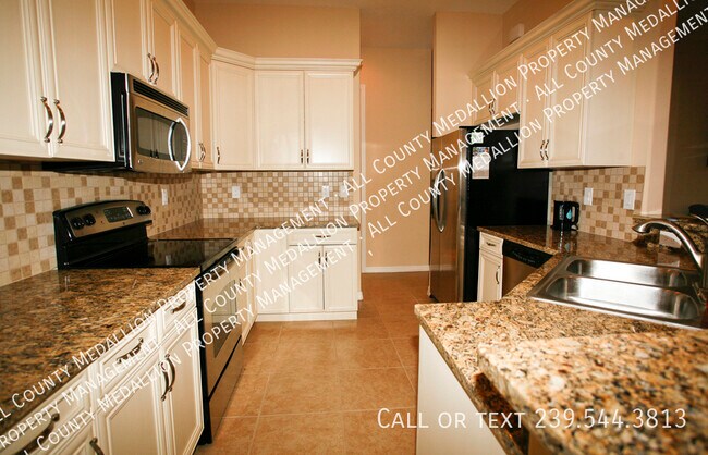 Building Photo - 11070 Esteban Dr