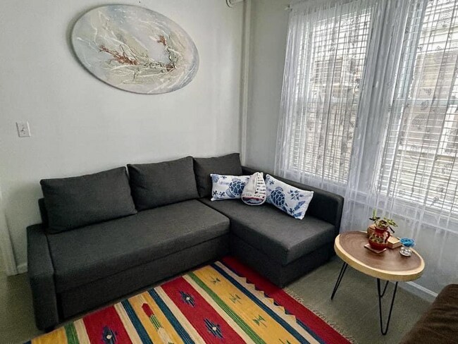 Building Photo - 31 N Weymouth Ave