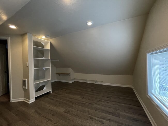 Building Photo - 5624 Brooklyn Ave NE