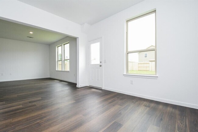 Building Photo - 16412 Big Hickory Dr