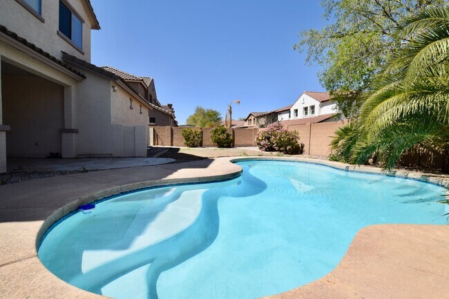 Building Photo - Beautiful Queen Creek home with a Pool!