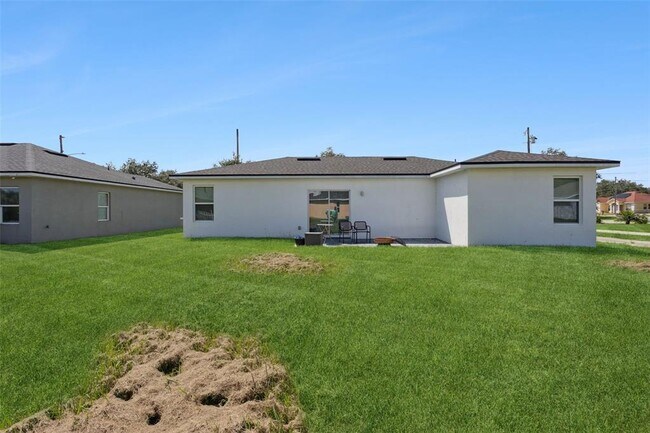 Building Photo - 543 Finch Ct