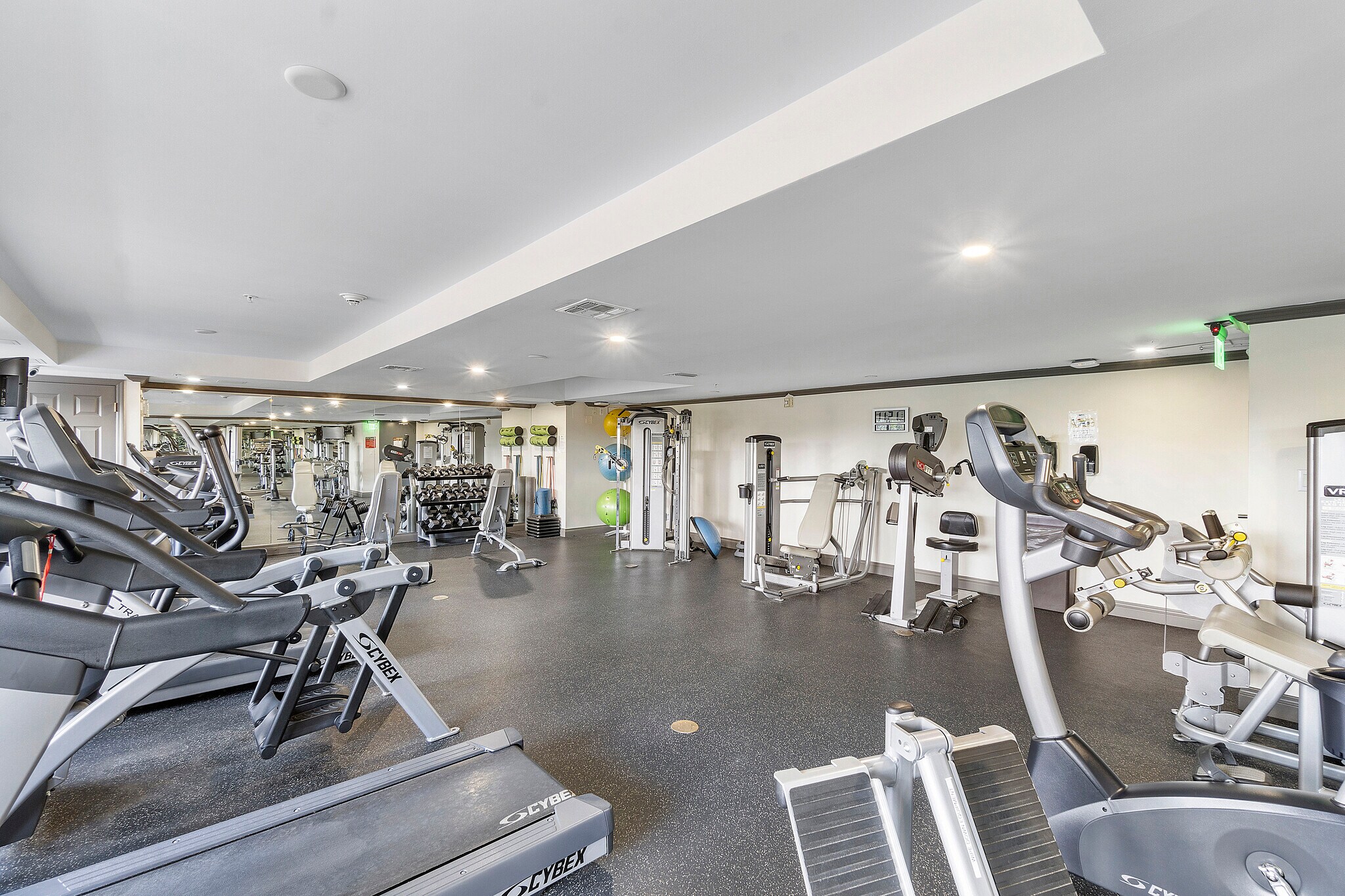 gym - 2001 N Ocean Blvd