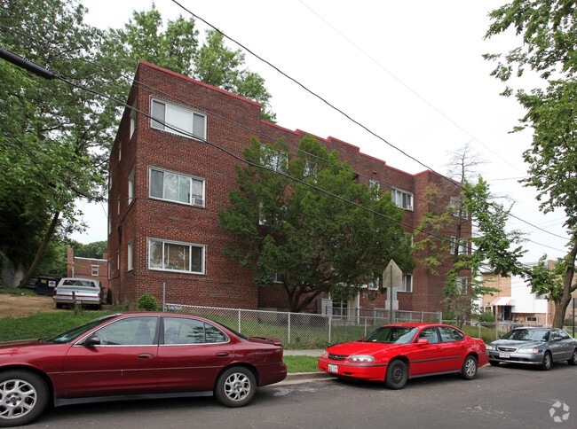 Primary Photo - 2901 S St SE