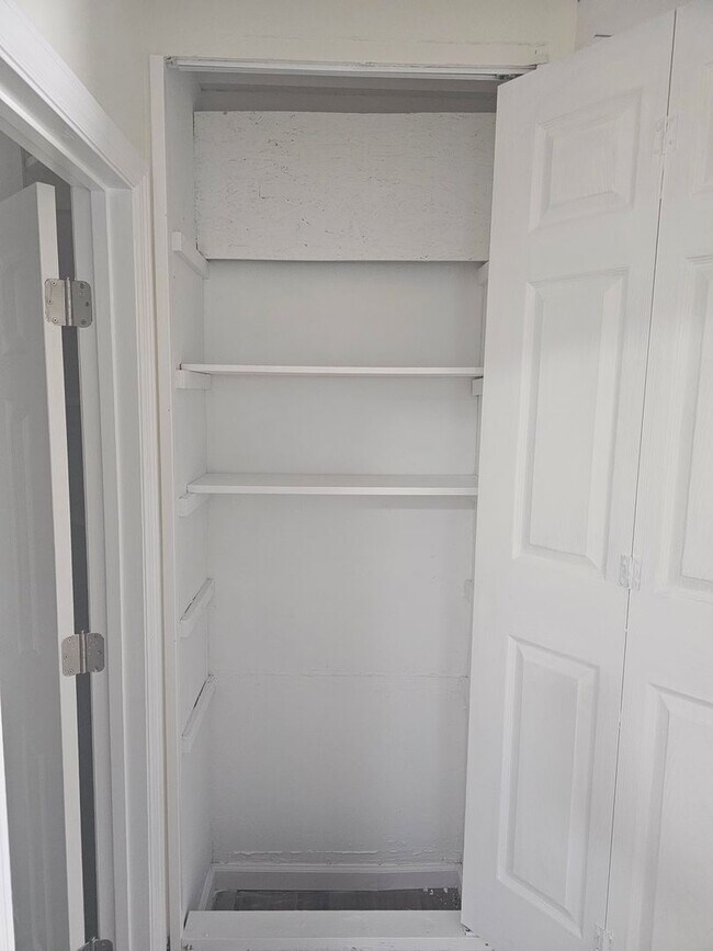 Building Photo - Totally remodeled 2BR