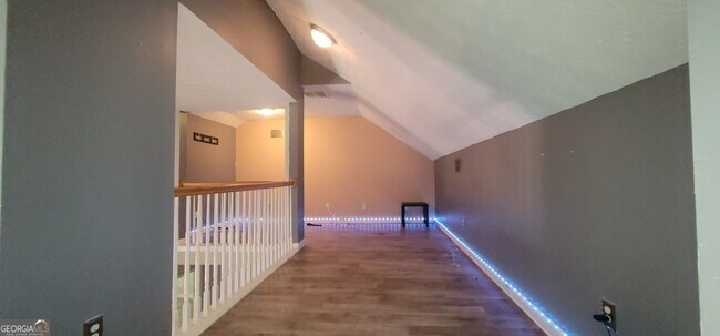 Building Photo - 346 Summer Hill Cir