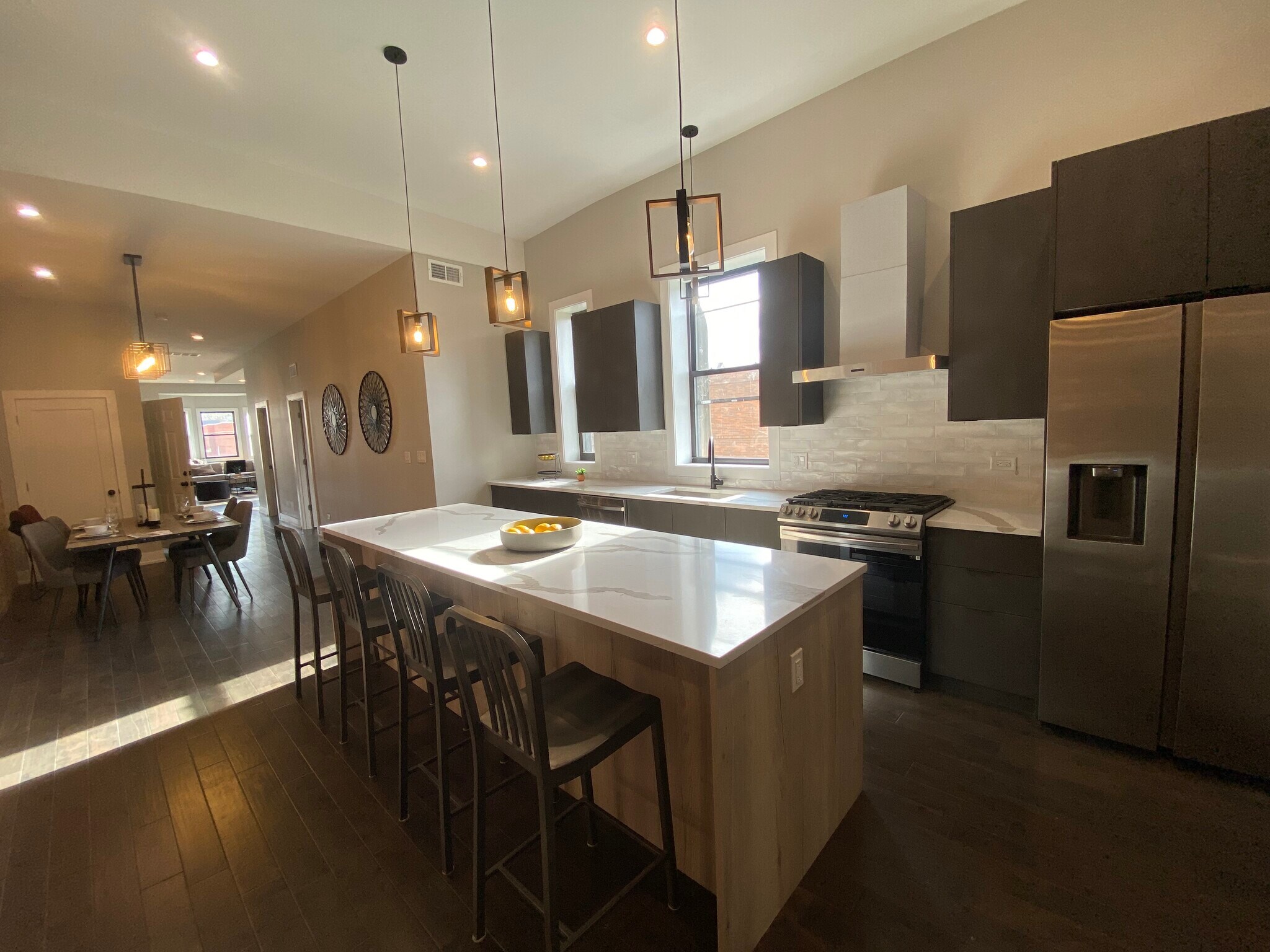 Building Photo - 3330 S Indiana Ave