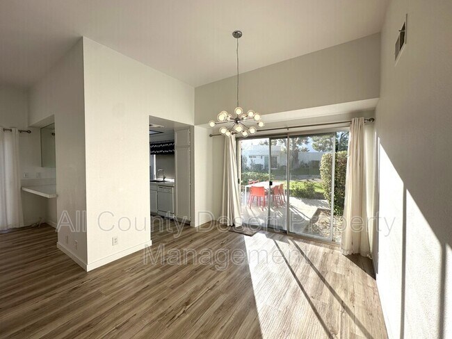 Building Photo - 1675 N Fairway Cir E