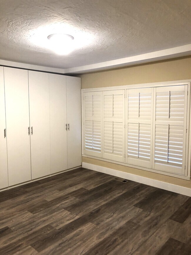 Building Photo - 452 E Santa Clara St