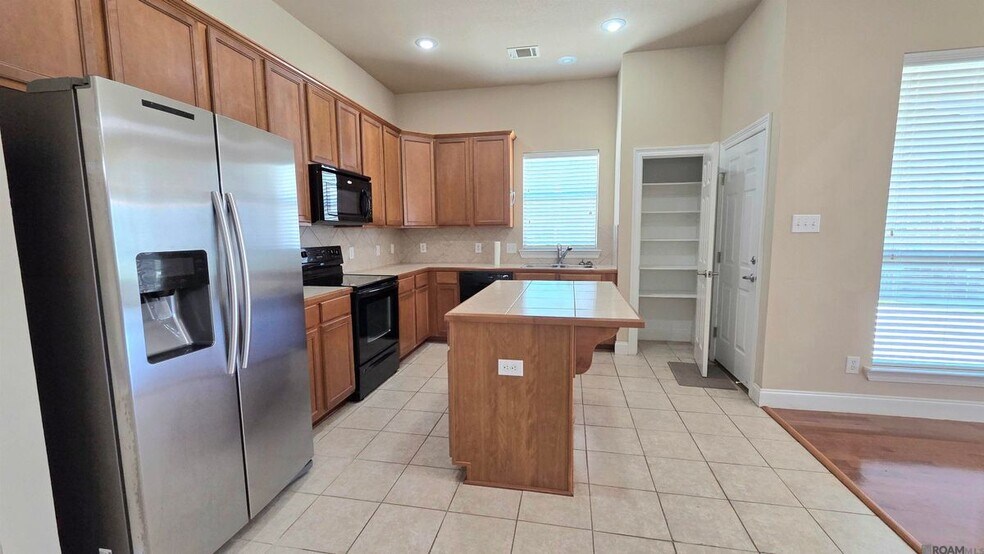Building Photo - 16545 Antioch Ct